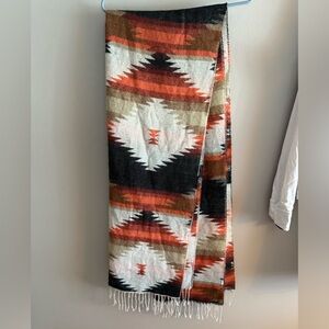 Very large scarf/shawl